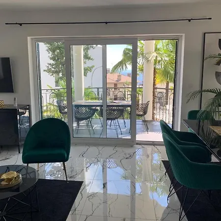 דירה Luxury Tada